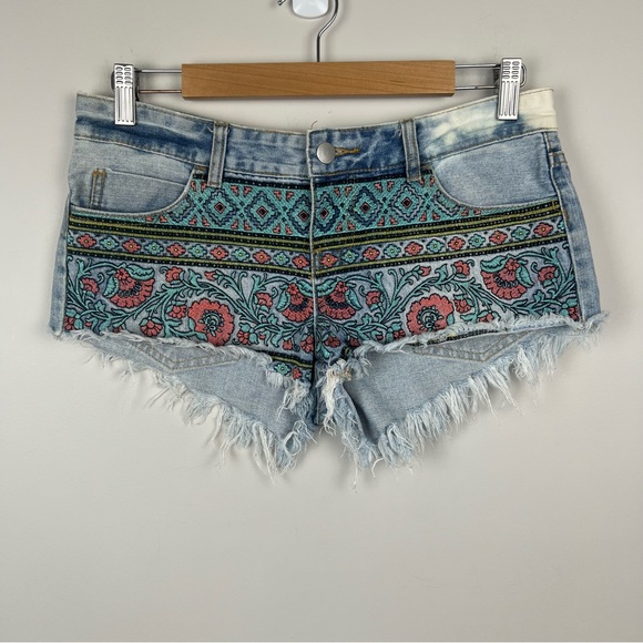 Billabong Denim Shorts Embroidered Floral Frayed Low Beach Festival Size 26 8 - Picture 5 of 15